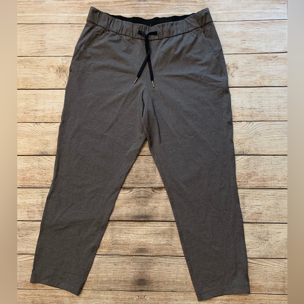 Lululemon On the Fly Pant 7/8 Length Grey 12